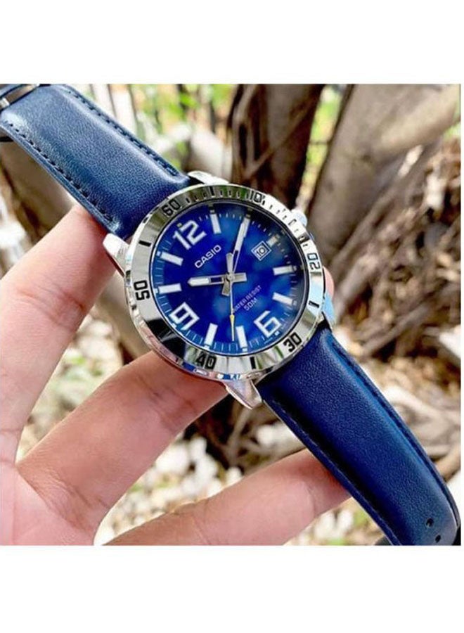 كاسيو ساعة يد بعقارب بسوار من الجلد للرجال طراز MTP-VD01L-2B للرجال - Image 2