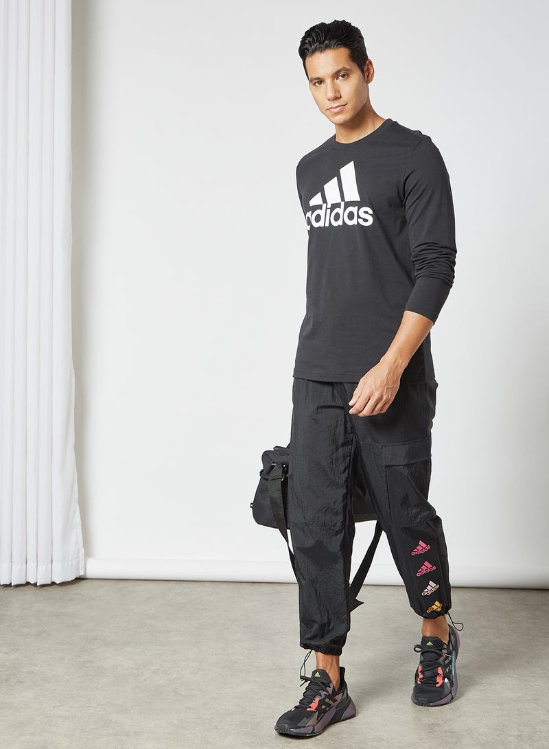 adidas تيشيرت من مجموعة إسينشالز مزين بشعار بحجم كبير أسود  - Image 2