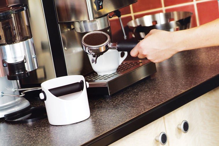 Dreamfarm Dreamfarm Grindenstein Sturdy, Compact, Modern Espresso Coffee Grind Knock Box, Space-Saving Design for Easy Use and Cleanup, Durable, Coffee Knock Box for Home Baristas, Black Black 10.2x11cm  - Image 3