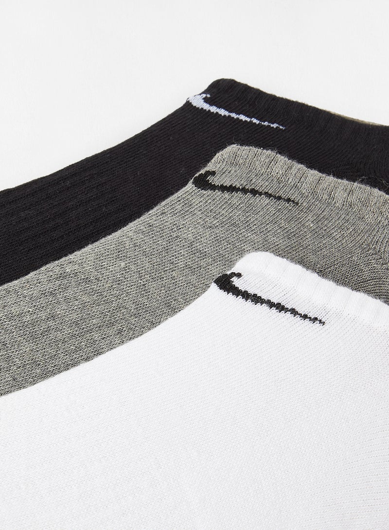 نايكي جوارب غير شفافة ومبطنة مناسبة للارتداء اليومي وأثناء التدريب (مجموعة من 3 قطع) متعدد الألوان - Image 2