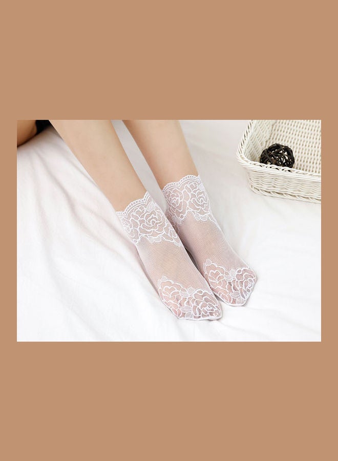 جوي شيك جوارب بطول الكاحل من الدانتيل مزينة بالزهور أبيض - Image 2