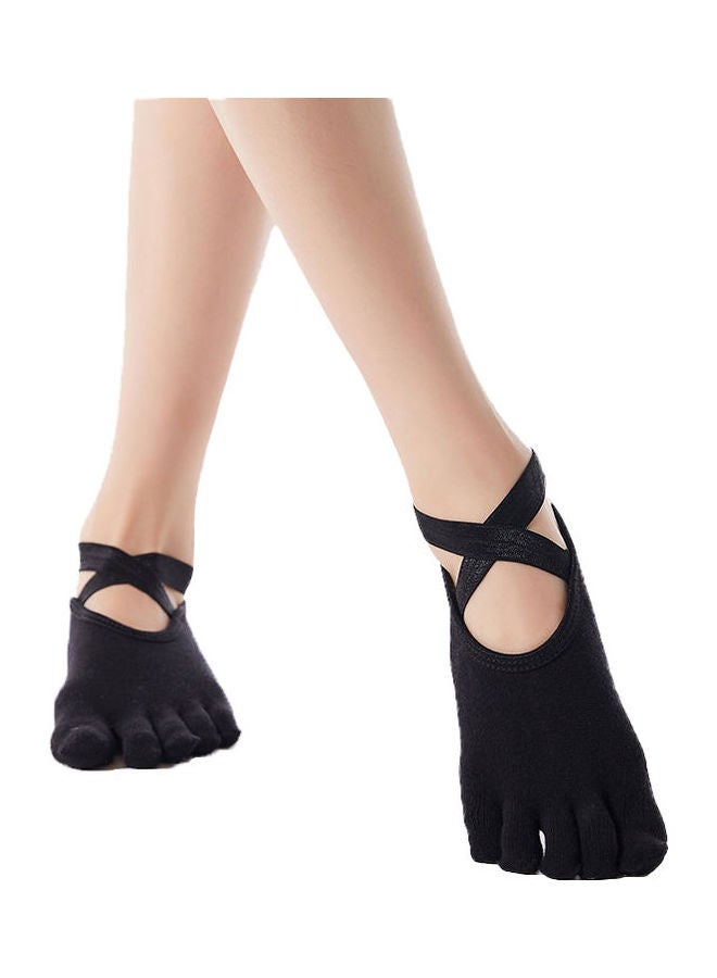 جوي شيك طقم جوارب يوغا بأشرطة متقاطعة مكون من قطعتين أسود - Image 1