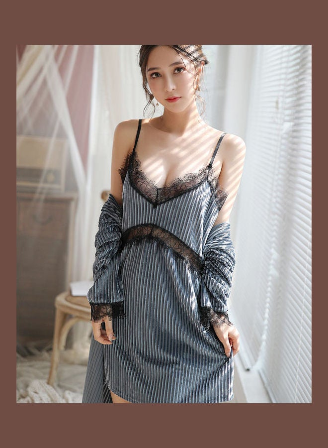 جوي شيك طقم من روب وقميص نوم مزين بالدانتيل من قطعتين أزرق/ أسود - Image 2