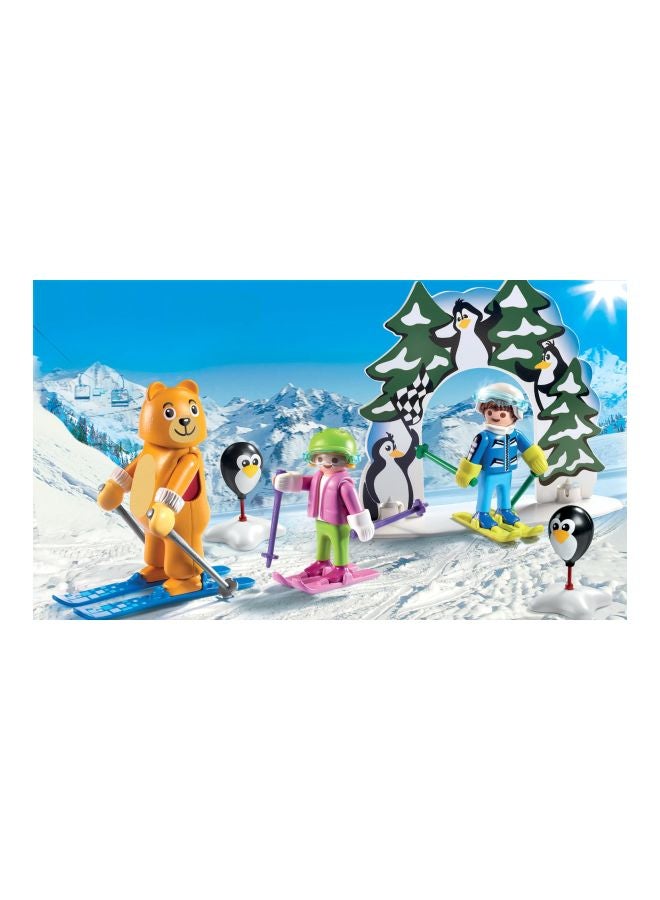 Playmobil - 9282 38-Piece Ski Lesson Family Fun Building Set 9282 38 4+ Years - Image 1