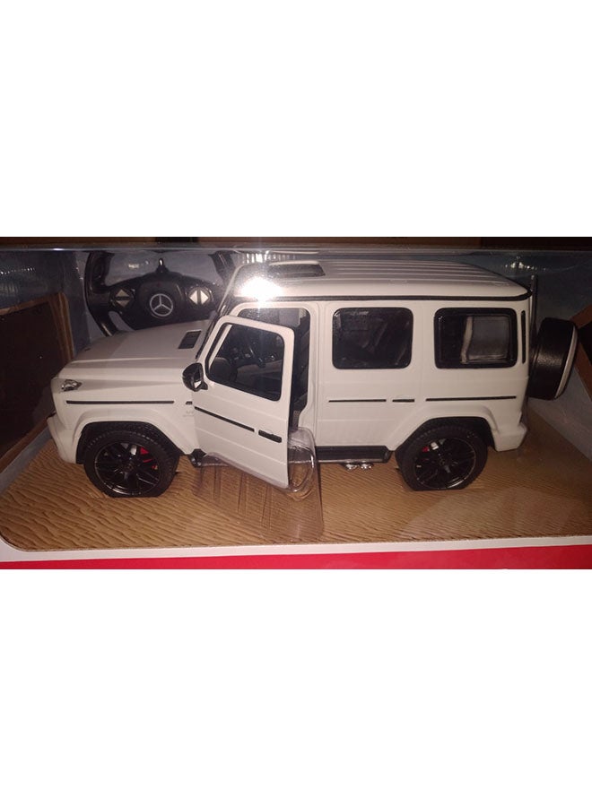 راستار سيارة مرسيدس بنز G63 بلون أبيض R/C 1:14  - Image 5