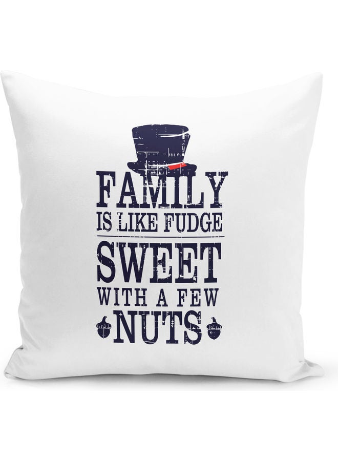 وسادة زينة بطبعة عبارة عن "Family fudge" أبيض/ أزرق - Image 1