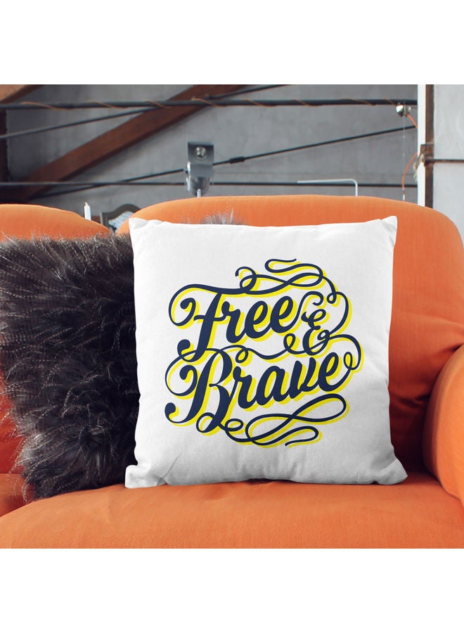 وسادة زينة للديكور بطبعة عبارة "Free And Brave" متعدد الألوان - Image 2