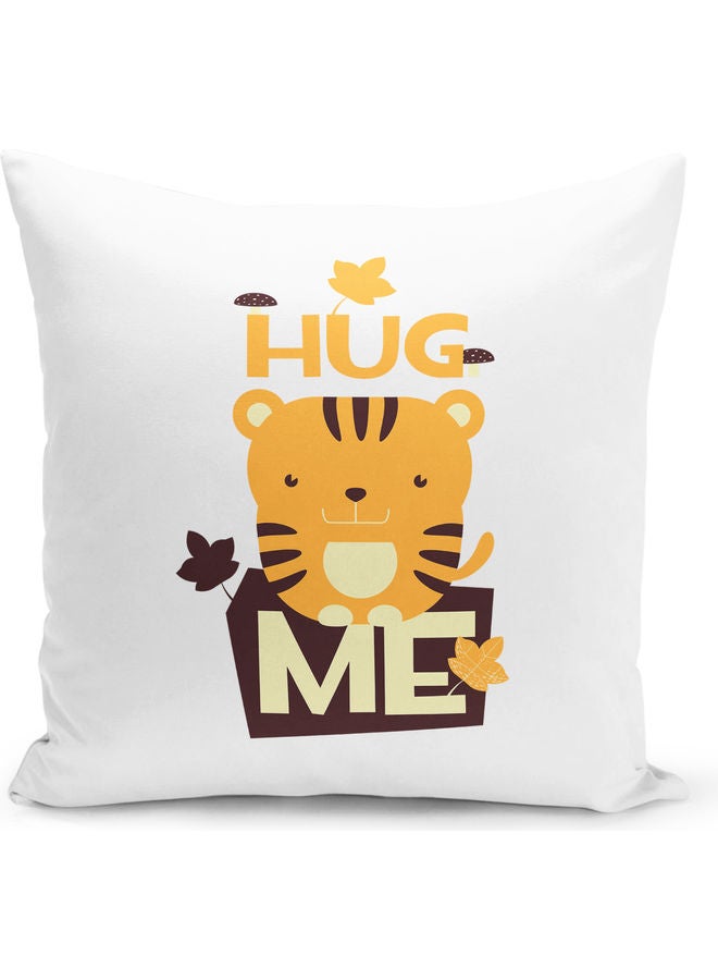 وسادة زينة للديكور بطبعة اقتباس "Hug Me" متعدد الألوان - Image 1