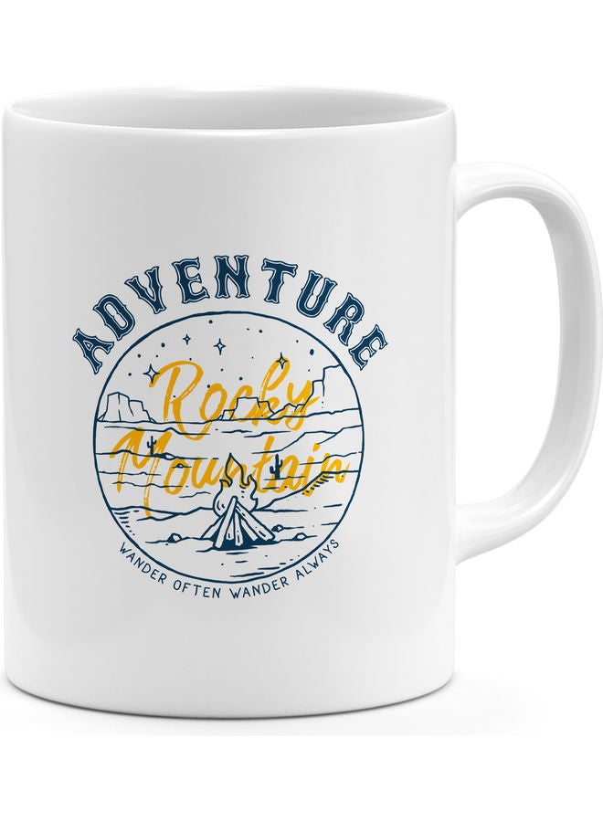 مج قهوة بطبعة كلمة "Adventure" أبيض/ أزرق/ أصفر - Image 1