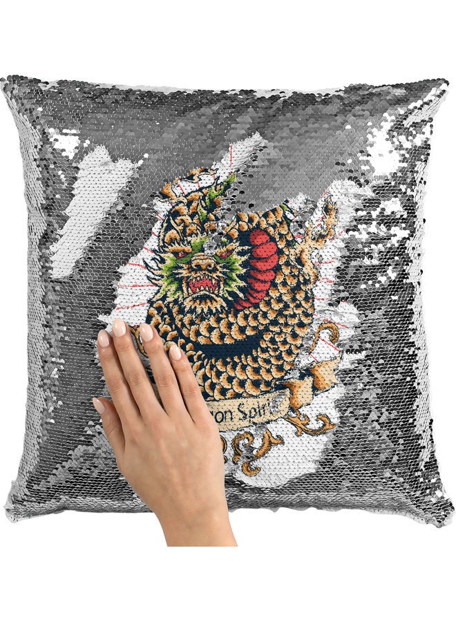 وسادة زينة مزخرفة بالترتر وبطبعة من لعبة "Dragon Spirit" أبيض/ بيج/ فضي - Image 2