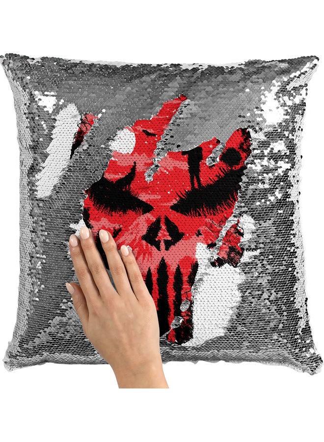 وسادة زينة للديكور مطرزة بالترتر القلاب بتصميم جمجمة من فيلم "Scary Movie " أبيض/أسود/فضي 40x40سم - Image 2