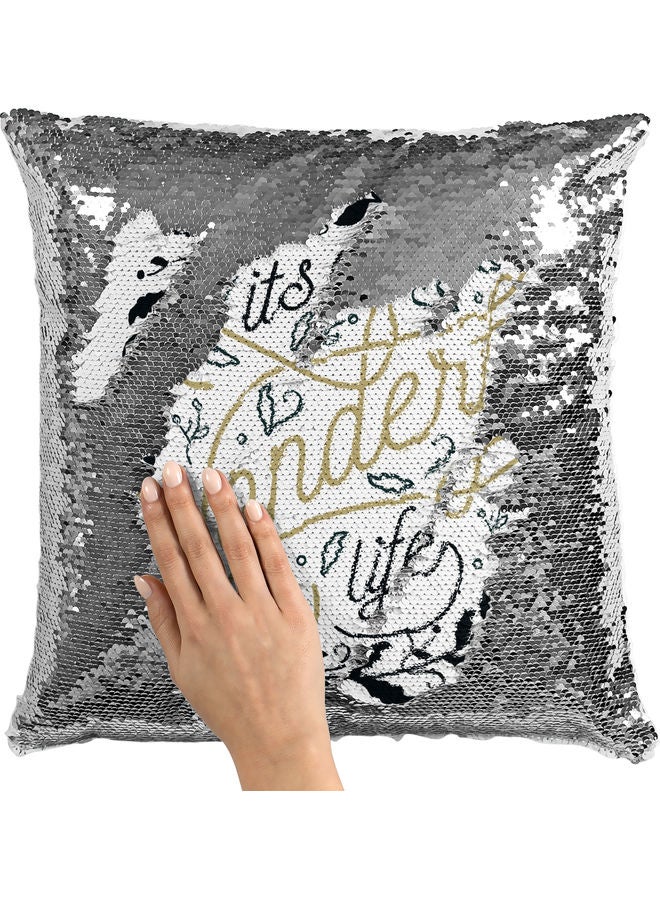 وسادة زينة للديكور مزينة بالترتر القلاب بطبعة عبارة "It's A Wonderful Life" أبيض/أسود/فضي 40x40سم - Image 2