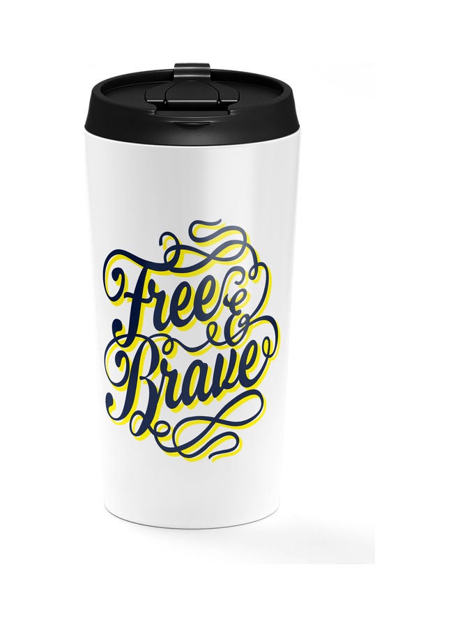 كوب بتصميم عبارة "Free And Brave" متعدد الألوان - Image 1