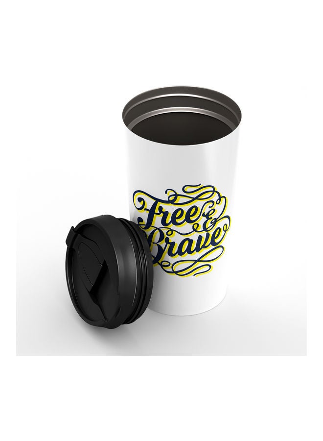 كوب بتصميم عبارة "Free And Brave" متعدد الألوان - Image 2