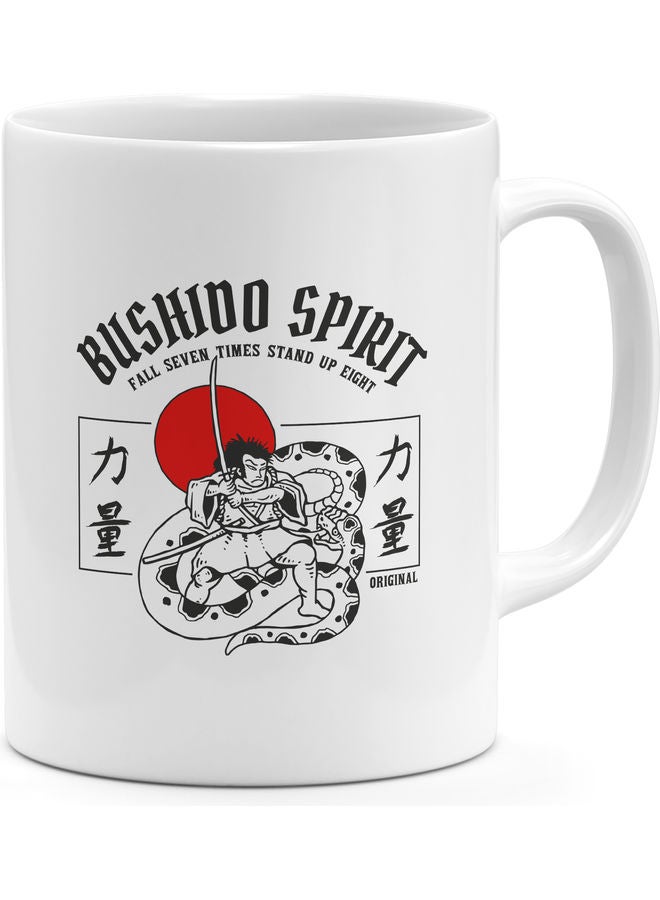 قهوة مُزين بطبعة عبارة "Bushido Spirit" أبيض - Image 1