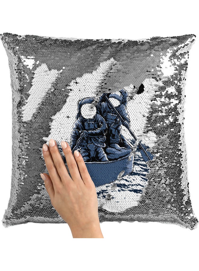 وسادة زينة مزينة بالترتر على شكل رائد فضاء أبيض/ فضي/ أزرق 40x40سم - Image 2