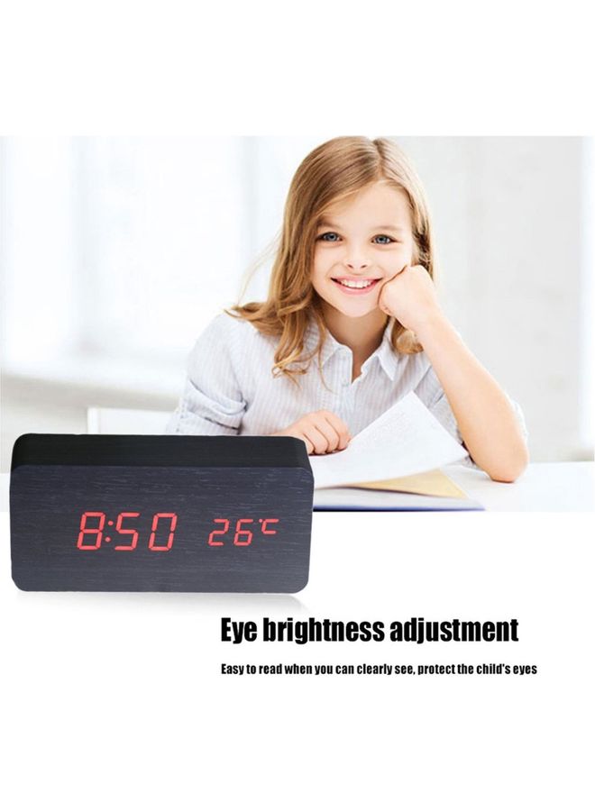 ساعة خشبية بإضاءة LED لحماية البيئة لون أسود 15x7x4.5سم - Image 3