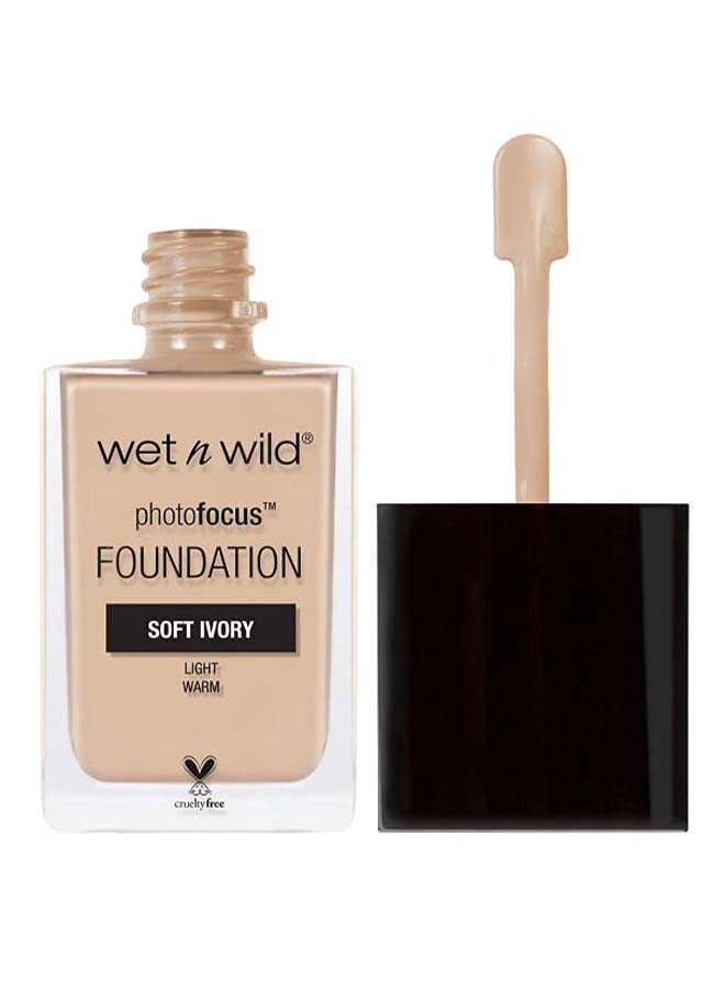 Wet N Wild Photofocus Liquid Longwear Foundation Soft Ivory  - Image 2