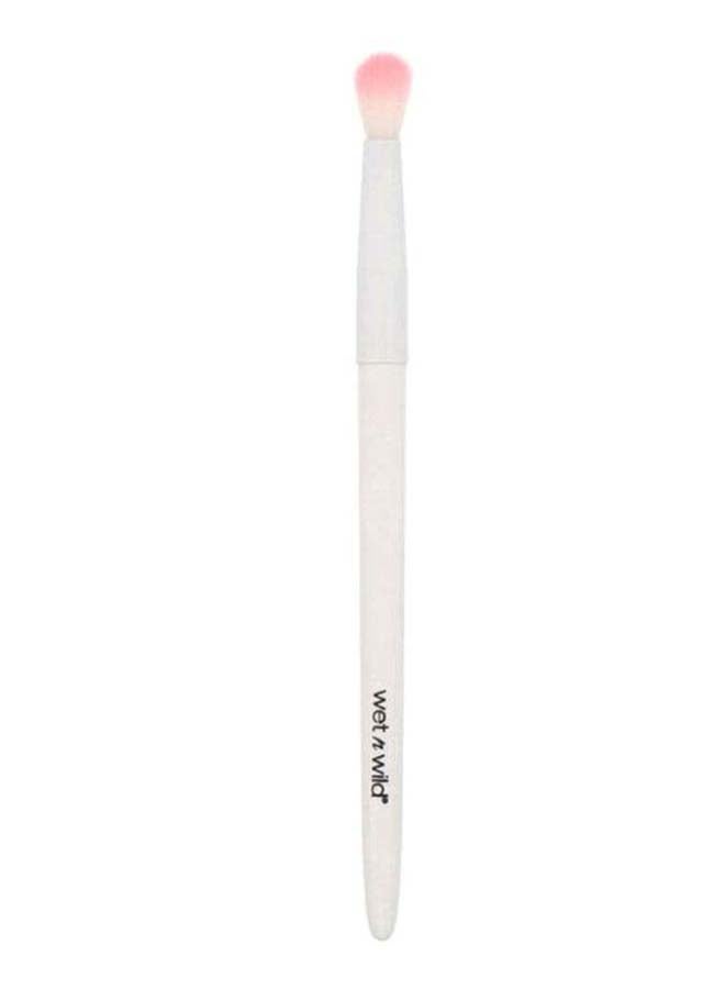 Wet N Wild - Crease Brush White/Pink - Image 1