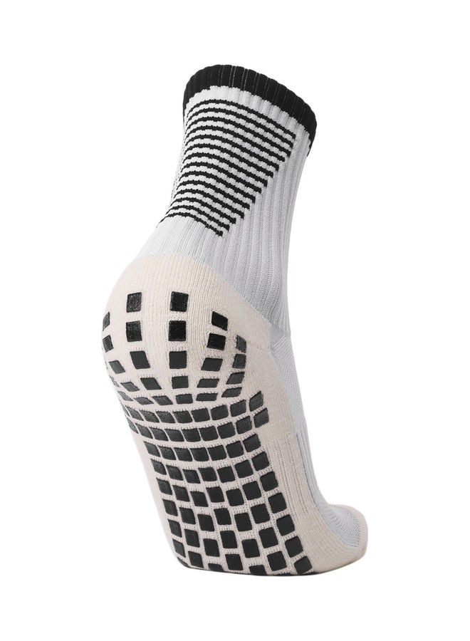LIXADA 3-Pair Of Anti Slip Socks - Image 2