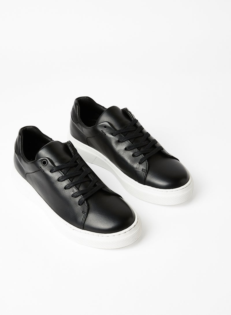 Maddie Leather Sneakers Black - v1627986145/N49192221V_2