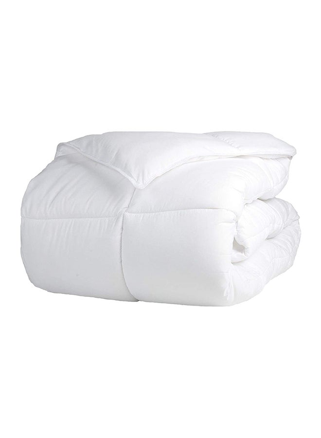 Queen Comforter- Outer Cover: 100% Microfiber Soft Finish; Filling: 100% Hollow Fiber 250 GSM Super Soft Box Quilting Polyester White 235x235cm 