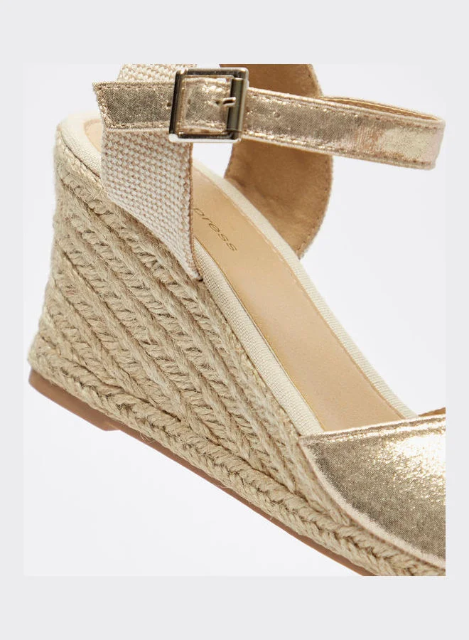 shoexpress Buckle Closure Textured Wedge Sandals Gold