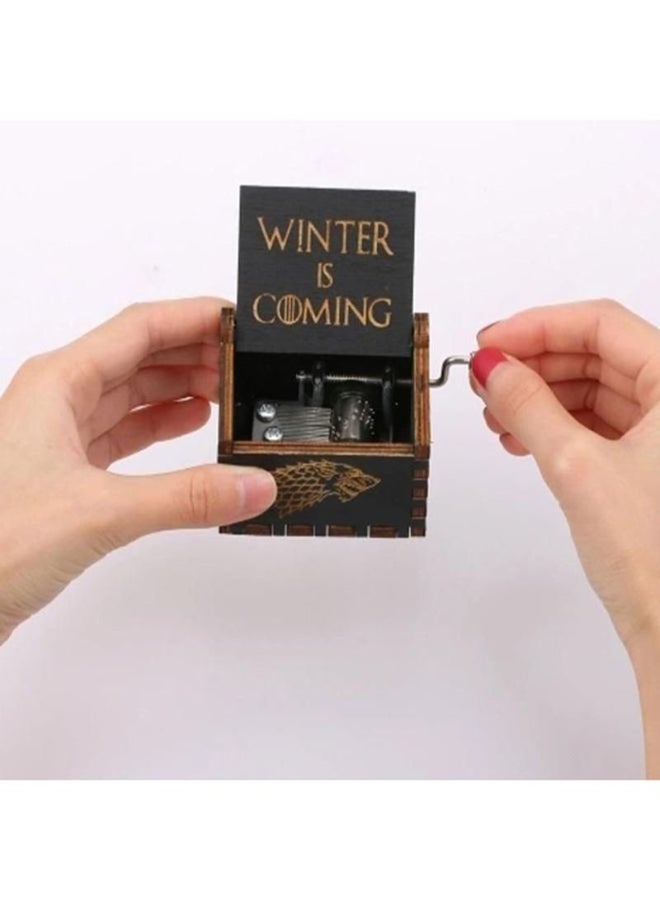 يونيك - صندوق موسيقى خشبي صغير بتصميم كلاسيكي رائع بمقبض يدوي مزين اسم سلسلة "Game Of Thrones" - Image 1