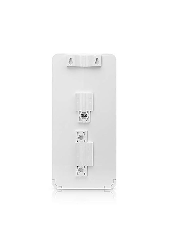 Ubiquiti Networks NanoSwitch Outdoor 4-Port PoE Passthrough Switch (N-SW) White  - Image 4