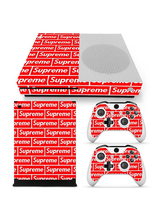 فينيل ديكال - مجموعة ملصقات بطبعة كلمة "Supreme" لجهاز الألعاب إكس بوكس سيريس إس وذراعي التحكّم - Image 1