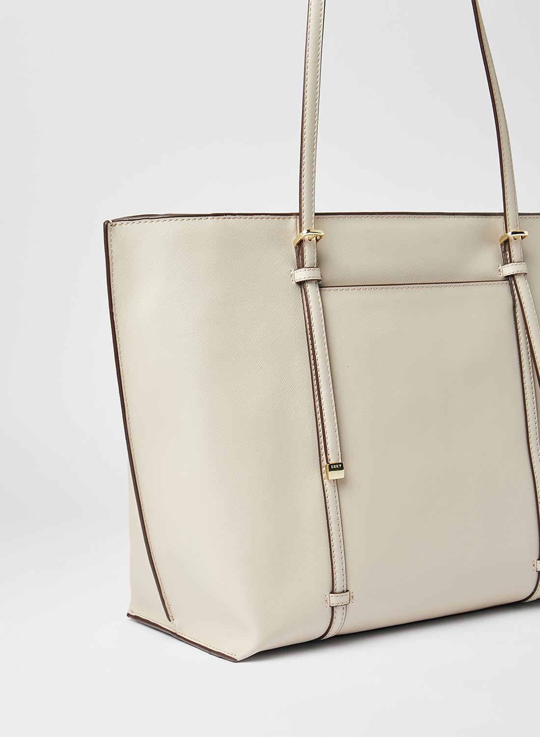 Aggregate 76+ dkny bags dubai best esthdonghoadian