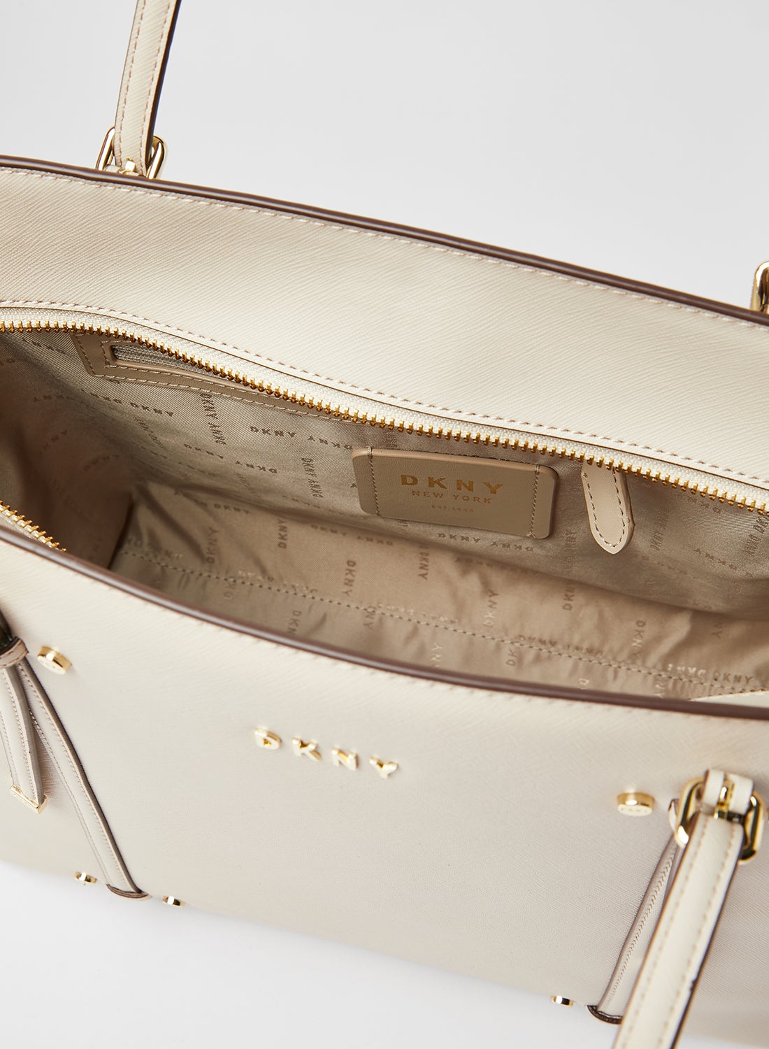 Aggregate 76+ dkny bags dubai best esthdonghoadian