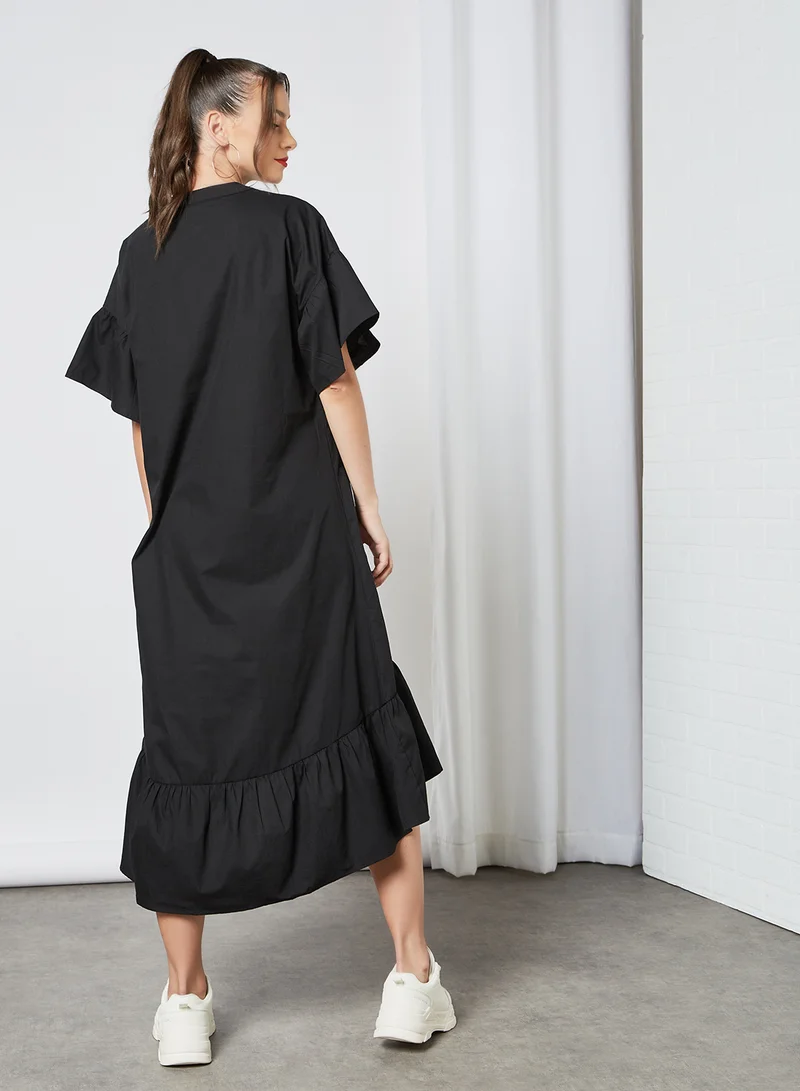 بيسز فستان متوسط الطول منسدل بأزرار أسود