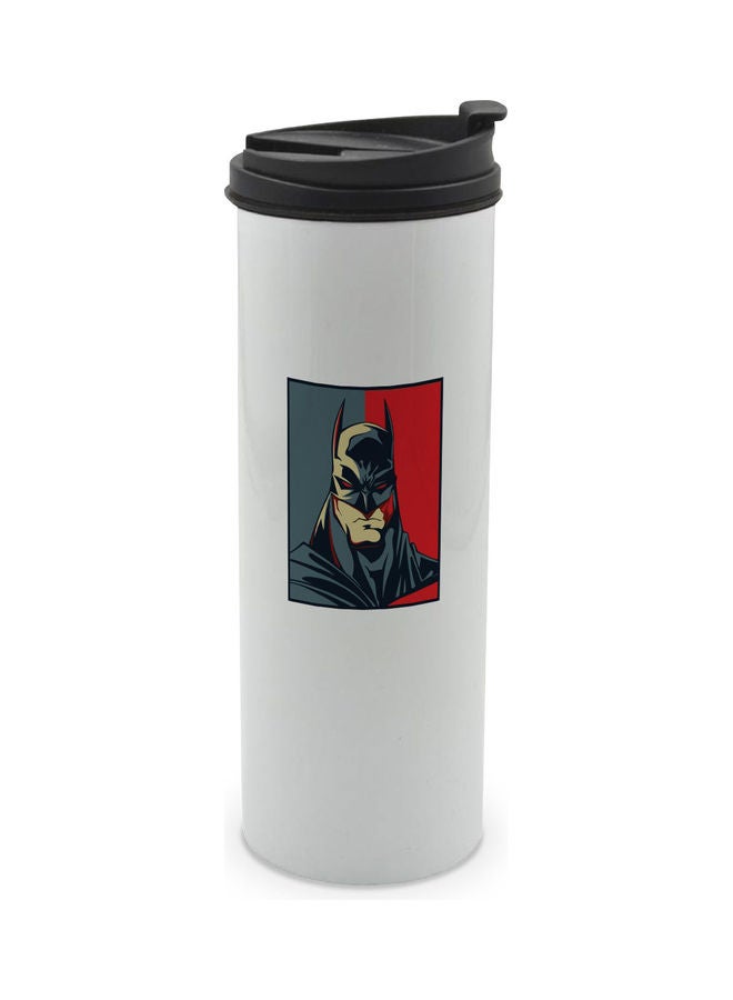 ليت كوب مزين بطبعة شخصية باتمان بتصميم كلاسيكي مزود بغطاء أبيض/أسود/أحمر - Image 1