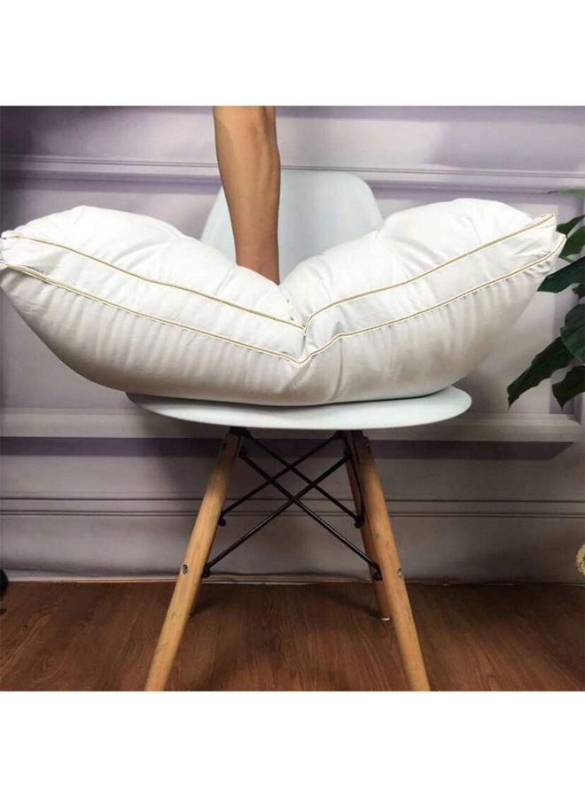 بينيفت وسادة قندقية بريم بخطين ذهبي قطعتين مايكروفايبر أبيض 90x50سم - Image 3