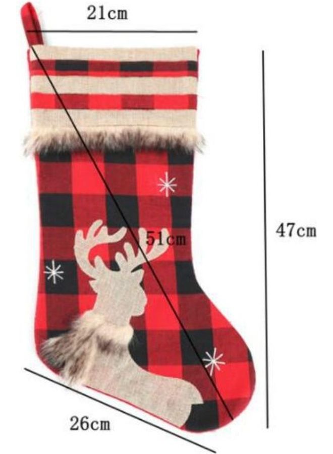 بي جي إم حقيبة هدايا من الكتّان مزينة بجوارب مزيّنة بنقشة مربعات أحمر/أسود - Image 3