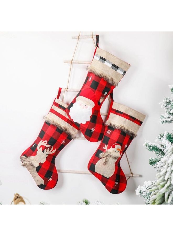 بي جي إم حقيبة هدايا من الكتّان مزينة بجوارب مزيّنة بنقشة مربعات أحمر/أسود - Image 5