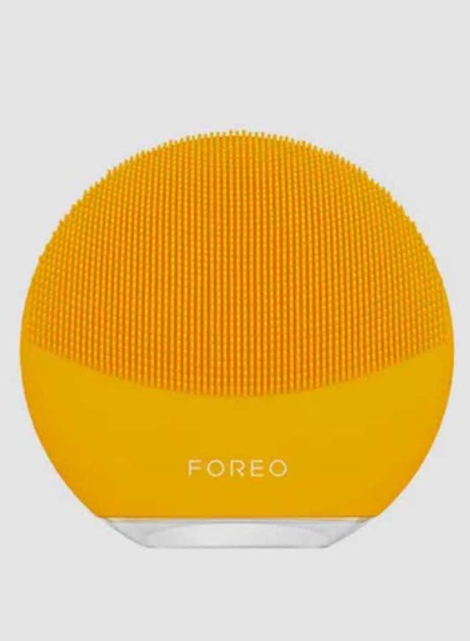 فوريو جهاز تدليك وتنظيف الوجه الذكي لونا ميني 3 أصفر 4.5سم - Image 1