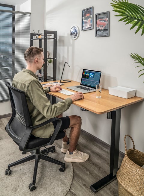 Height Adjustable Desk Computer Table Used As Study Office Table Or Gaming Table, Tabl etop Size 140*70 Black/Oak Height Adjustable Range: 70Cm-120Cm Single Motor Black/Oak