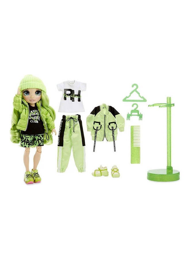 ام جي اي دمية "جايد هانتر" من سلسلة 1 بتصميم عصري للغاية وبألوان قوس قزح