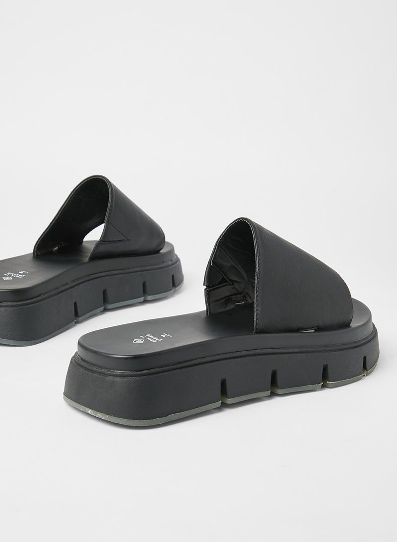 CALL IT SPRING - Elama Chunky Flat Sandals Black - Image 1
