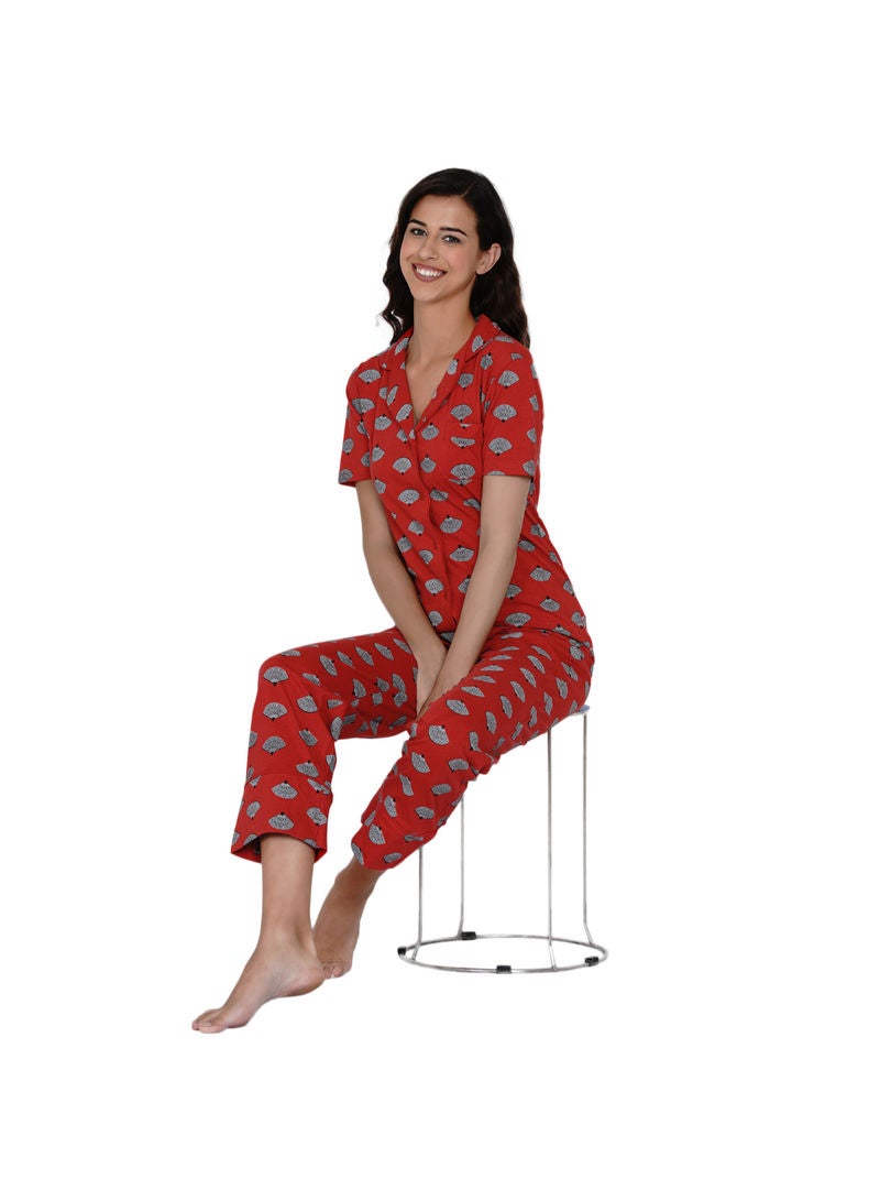 لورين سميث طقم بيجامة مطبوع بياقة محززة احمر - Image 5