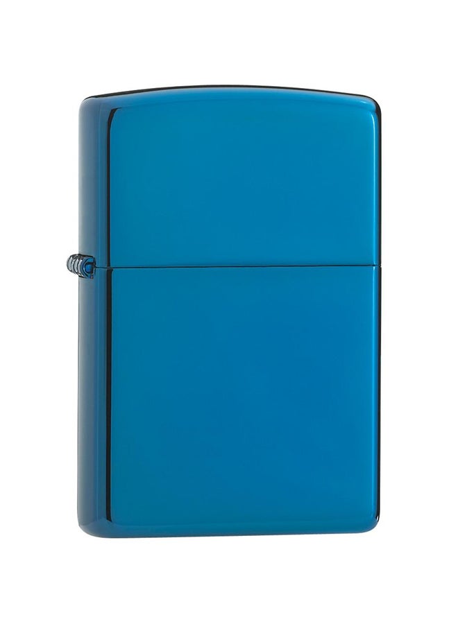 زيبو ولاعة بتصميم كلاسيكي مقاومة للرياح.