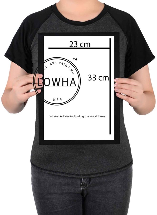 لوحة فنية بإطار بطبعة تدل على اليوم الوطني السعودي بالرياض وطبعة الملك سلمان وولي العهد محمد بن سلمان متعدد الألوان 23x33سم - Image 2