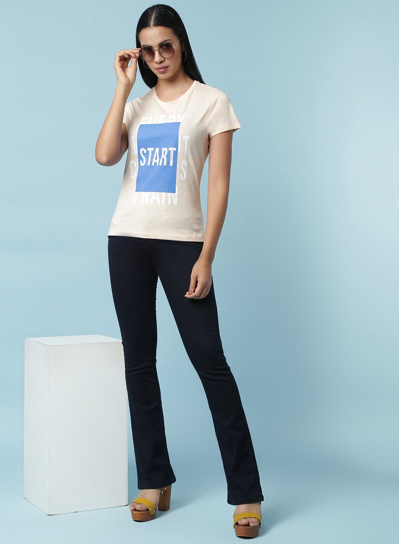 آيلا تيشيرت مزين برسومات خوخي - Image 3