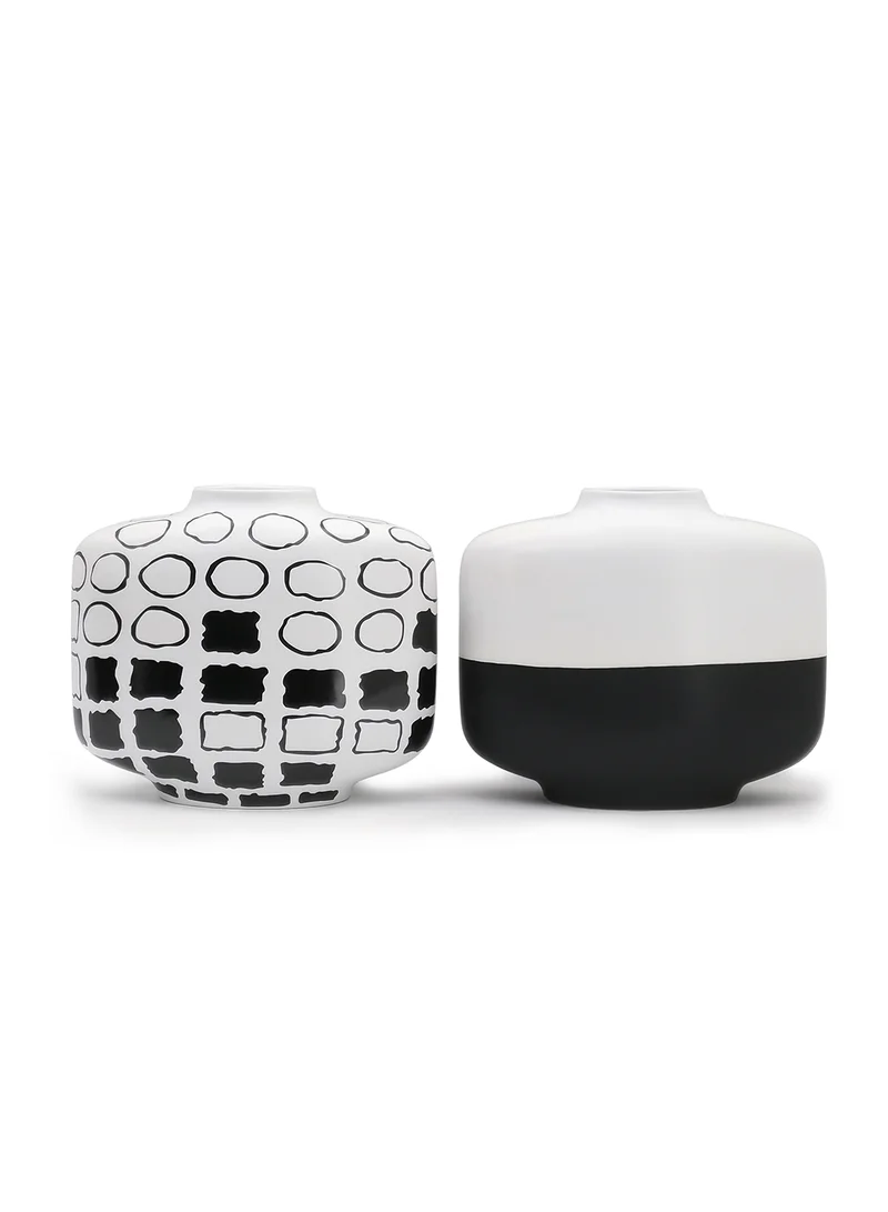 Switch Modern Design Ceramic Vase Unique Luxury Quality Material For The Perfect Stylish Home N13-001 White/Black 41 x 22.5 x 33.5cm
