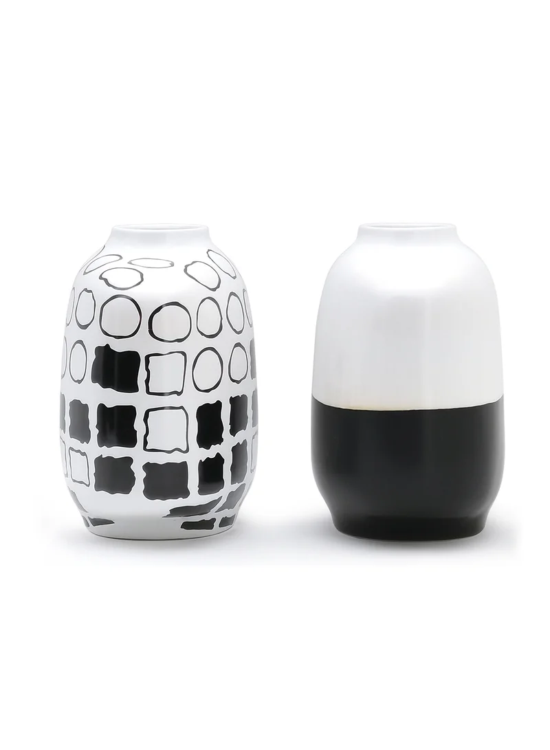 Switch Modern Design Ceramic Vase Unique Luxury Quality Material For The Perfect Stylish Home N13-001 White/Black 41 x 22.5 x 33.5cm