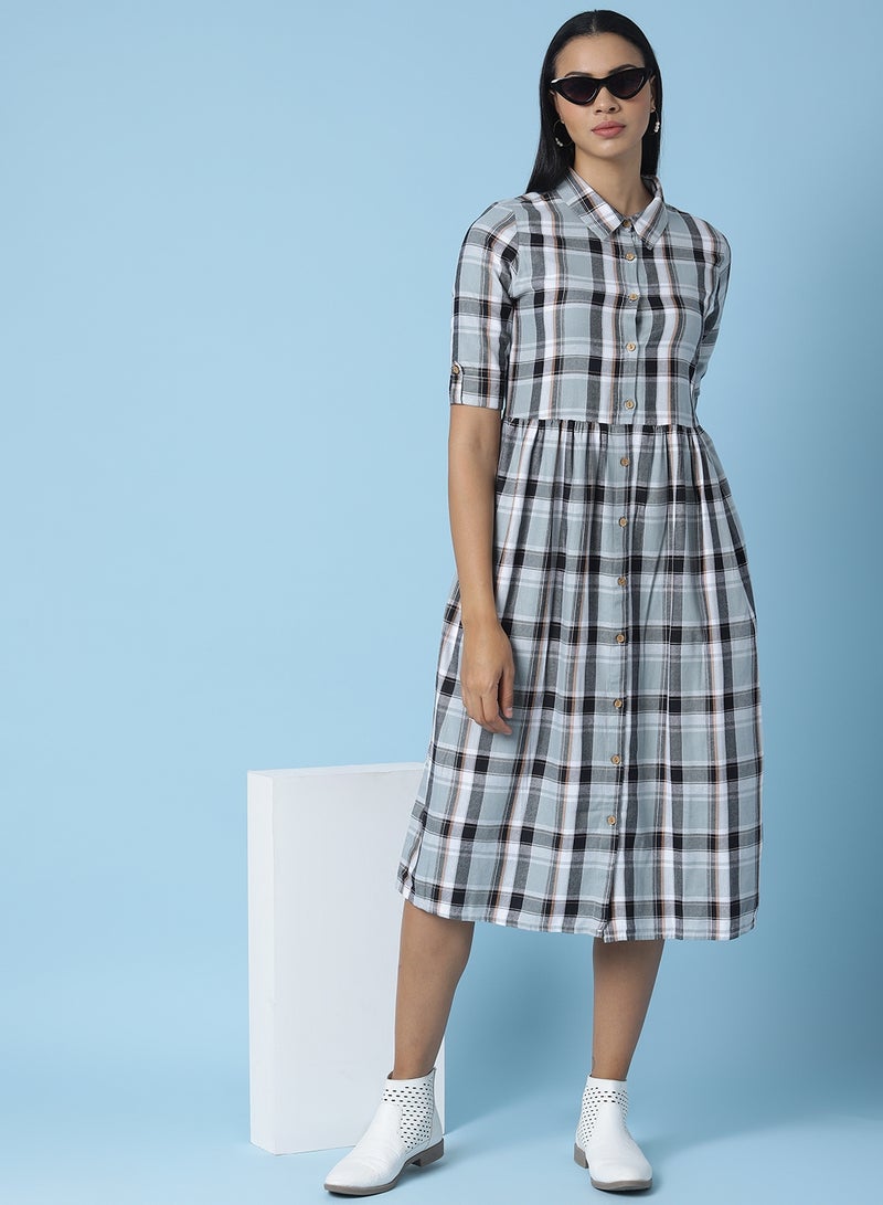 أوف رود فستان متوسط الطول بتصميم كاجوال مزين بطبعة مربعات - Image 3