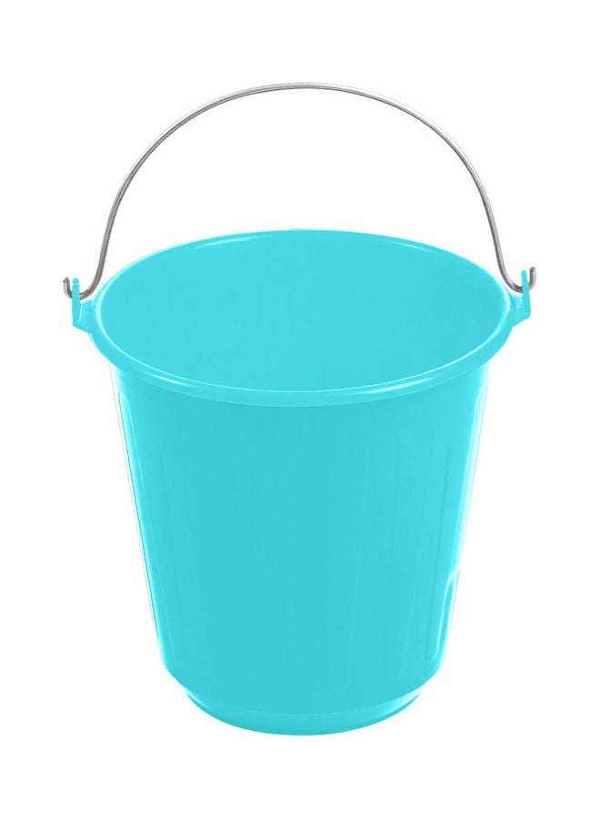 دلو مصنوع من البلاستيك أزرق
