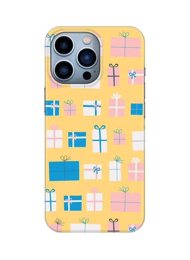 ستايلايزد غطاء حماية رفيع ومُخصص من سلسلة سناب كلاسيك لهاتف أبل آيفون 13 برو مزين بأشكال هدايا ملفوفة - Image 1